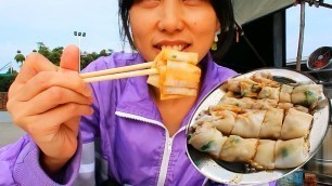 'CHINESE STREET FOOD MARKET – TRYING DELICIOUS STEAMED RICE ROLLS'