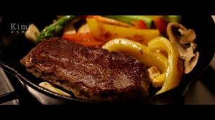 '[Cooking ASMR] 비프 스테이크 Beef Steak with dogs : No Talking, No Music, Food ASMR (키미 Kimi)'