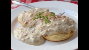 'Country Gravy - Creamy Bacon Sausage Gravy Recipe'