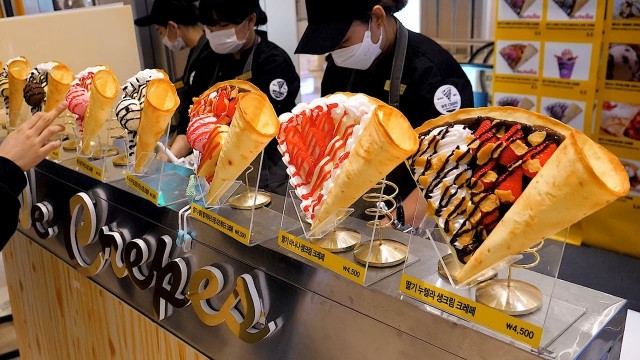 '크레페 Cheesecake Strawberry Crepe - Korean Street Food'