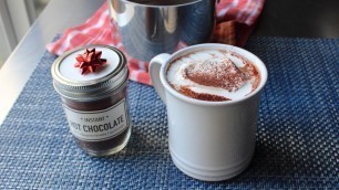 'Homemade Instant Hot Chocolate Mix - Last Minute Edible Christmas Gift Idea!'