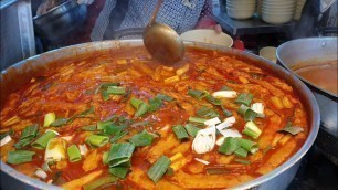 '제주 동문시장 떡볶이집, 튀김, 어묵 / spicy rice cake, fried food, fish cake - korean street food'