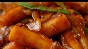 'How to Make Korean Rice Cakes Tteokbokki 떡볶이 Recipe - Spicy Street Food Rice Cakes'