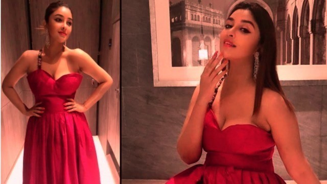 'VIRAL | Payal Ghosh Beautiful Pictures From \'Times Food Award\' | IFH'