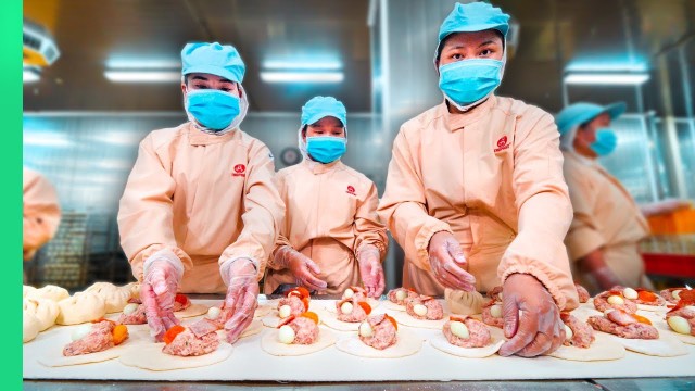 '1 MILLION Asian Steamed Dumplings!!! HUGE Street Food in Vietnam!!'