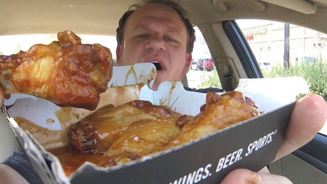 'Buffalo Wild Wings ☆SALTED CARAMEL CHICKEN WINGS☆ Food Review!!!'