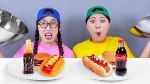 'REAL FOOD VS GUMMY CHOCOLATE FOOD CHALLENGE 젤리 초콜릿 챌린지 DONA 도나'