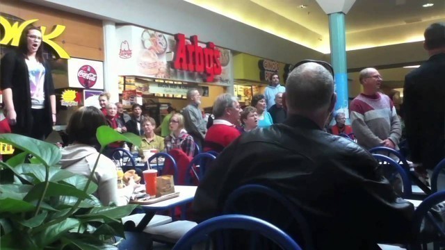 'Christmas Food Court Flash Mob, Hallelujah Chorus - Must See!'