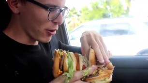 'iDubbbz\'s Legit Food Review'