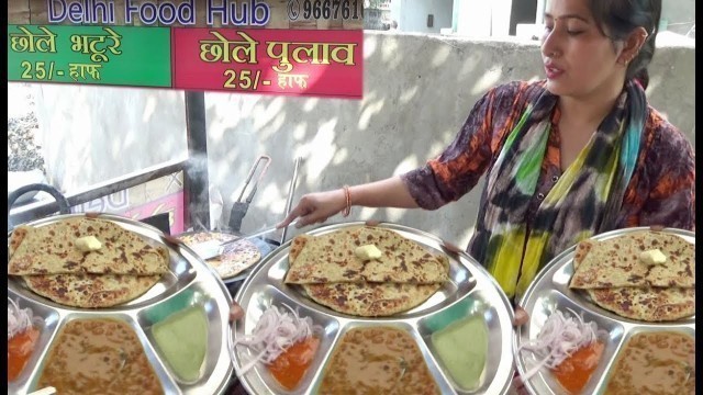 'Famous Indian Lady Preparing Tasty Parathas | Delhi Food Hub | Nagpur street Food'