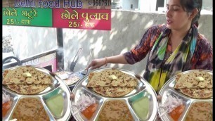 'Famous Indian Lady Preparing Tasty Parathas | Delhi Food Hub | Nagpur street Food'