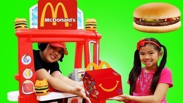 'Emma Pretend Play Happy Meal McDonalds Drive Thru | Food Toys for Kids'