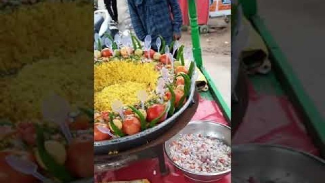 'poha nasta 20 rs costly | street food india #shorts #pohanasta'