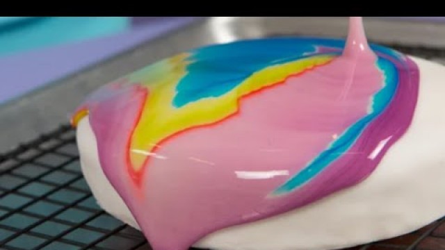 'Hypnotic Tie-Dye Cake Is Guaranteed to Get You All the Instagram \"Likes\"'