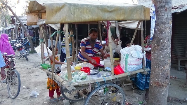 'Village jhal muri maker // old man making jhal muri // bangladeshi  street food//'