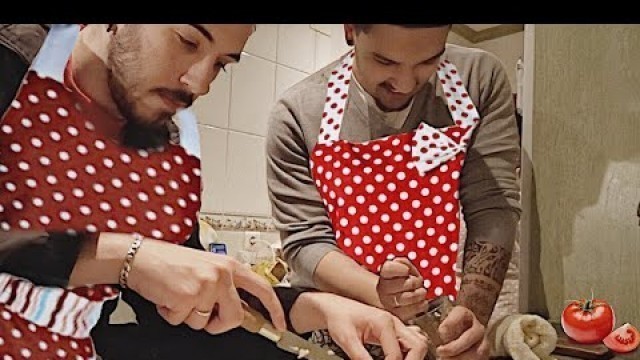 'TEACHING MY SPANISH BOYFRIEND HOW TO COOK BRAZILIAN FOOD #COOKINGWITHLOBELO | LOBELO'