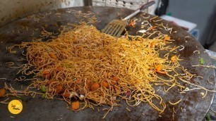 'Kolkata Famous Chicken Chowmein Rs. 75/- Only l Kolkata Street Food'