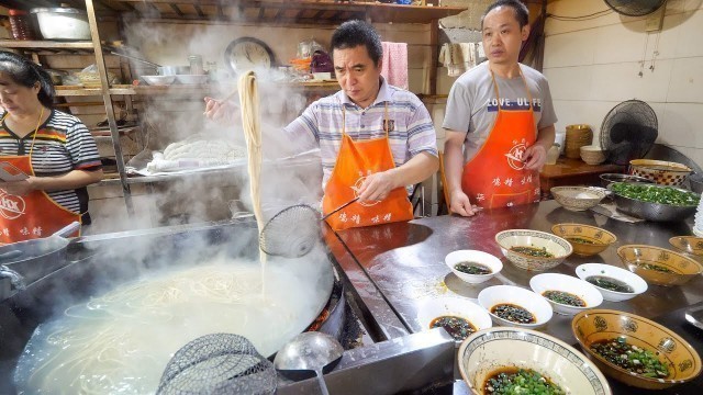 'Street Food in China - ULTIMATE 14-HOUR SICHUAN Chinese Food Tour in Chengdu! (Part 1)'