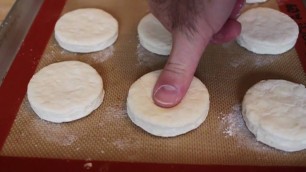 'How to Make Buttermilk Biscuits - Easy Buttermilk Biscuits Recipe'