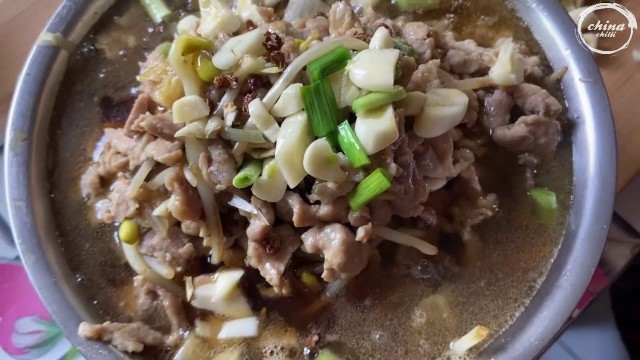 'Chinese Food-Wuhan 56 day,Mom made boiled meat slices, grab the light to serve!'