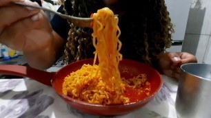 '#mukbang #asmr #fire #noodles #miojo #pimenta #brazilianfood #food'