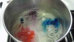 'Space Dyeing Yarn: Creating Multicolored Yarn on the Stove with Food Coloring'