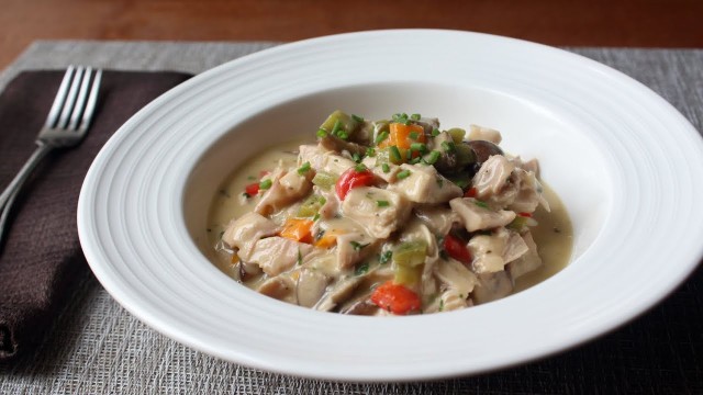 'Chicken à la King Recipe - Creamy Chicken, Mushroom, and Pepper Gravy'