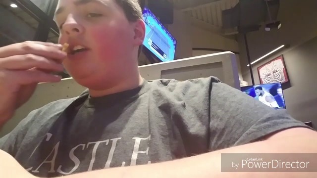 'Vlog 127 --- Buffalo Wild Wings'