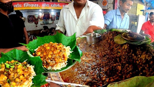 'Haridwar के मशहूर भीगे  Bun chole , chole chawal । Street food India'