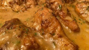 'How To Make Real Southern Smothered Chicken And Gravy| Soul Food Cooking'