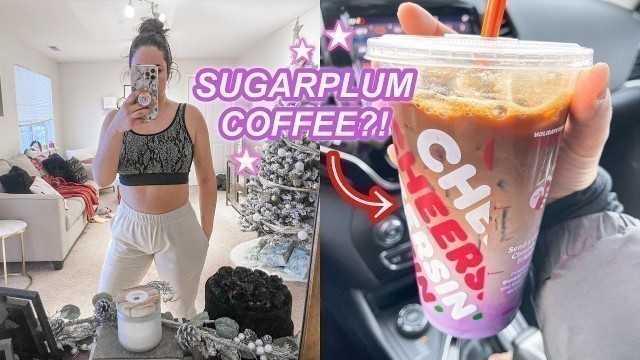 'VLOGMAS 2020 DAY 18|Dunkin’s sugarplum coffee holiday drink, The Farmer\'s Dog| Stefanie Rose'