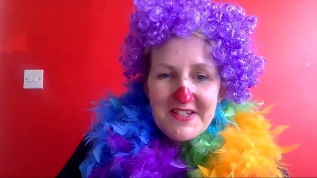 'French with CoCo le clown - the very hungry caterpillar (food / drink)'