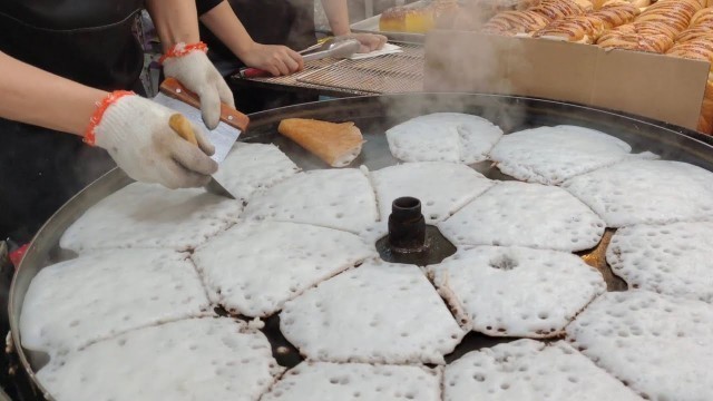 'Wuhan Crispy Steamed Sweet Fermented Rice Cake 武汉米粑, 酒酿米发糕 | Chinese Street Food'