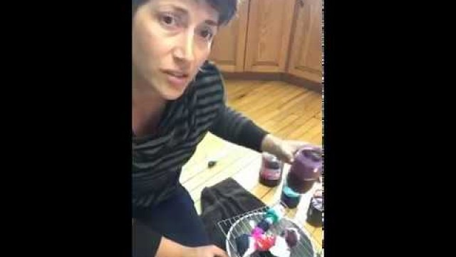 'HOW TO TIE DYE WITH EASTER EGG DYE or FOOD COLORING'