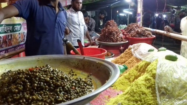 'Night King of Jhalmuri Maker | JHALMURI Street food India  Masala Jhal muri recipe  Popular JHALMURI'