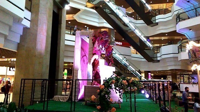 'Brazilian mall in Florionapolis, hunting good Brazilian food for big cheat day and horror movie'