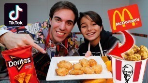 'PROBAMOS FOOD HACKS de MCDONALDS y más TikTok VIRALES!! *de Burger King, KFC y Doritos!!*'