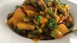 'Everyday Indian food - Aloo Beans Curry Recipe | Easy Green Beans Potatoes Dinner Recipe'