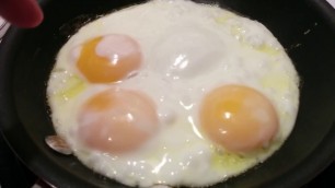 'Food Tutorial-Sunny Side Up Eggs'