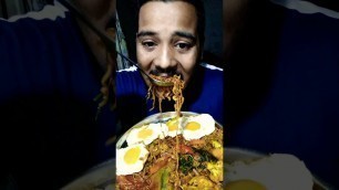 'spicy fried noodles Sunny side up egg+ asmr mukbang #short'