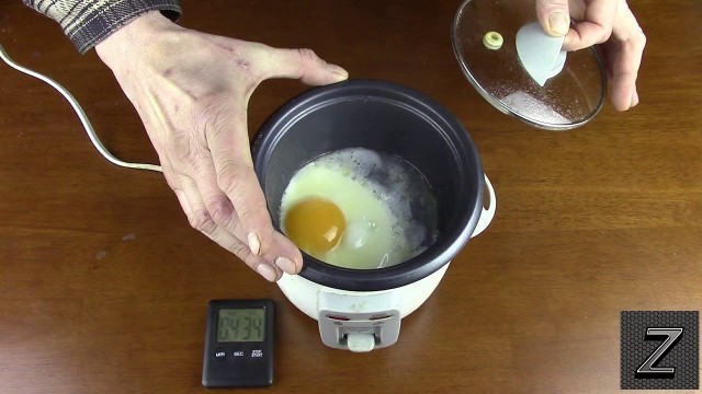 'How to make sunny side up eggs in a rice cooker'