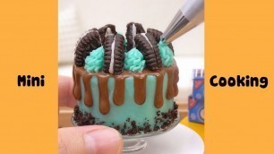 'So Tasty Miniature Chocolate Mint Cake Decorating'