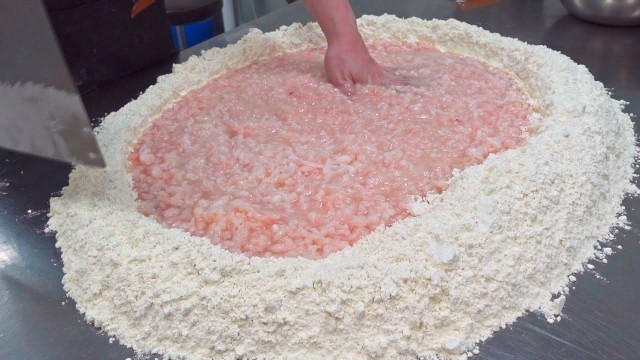 'Chinese Traditional Wedding Cake Making / 傳統喜餅製作 - Taiwanese food'