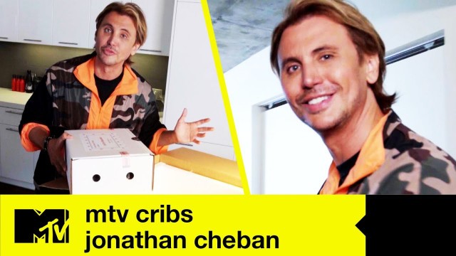 'EP #4: Jonathan Cheban\'s LA Hang Pad | MTV CRIBS'