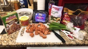 'Quick & Easy Gumbo #gumbo #sundaydinner #soulfood'