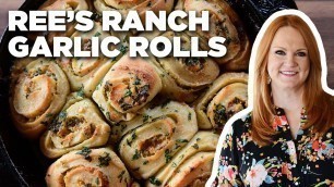 'Ree Drummond\'s Ranch Garlic Rolls | The Pioneer Woman | Food Network'