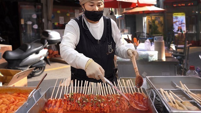 '빨간오뎅이 700원으로 올랐다! 그래도 손님 많이 오는 빨간 어묵집┃spicy fish cake, Tteokbokki, Korean street food'