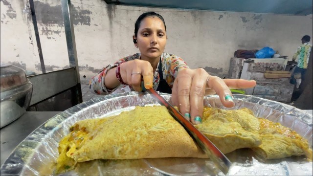 'Surat Lady Makes Delicious Egg Paplet Dish | Indian Street Food'