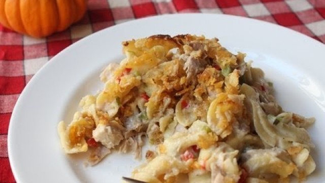 'Turkey Noodle Casserole Recipe - Thanksgiving Leftover Turkey Special'