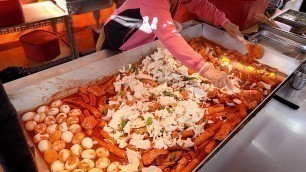 '\"영주사람이면 다 알지!\" 40년 원조 초대형철판 1000원 떡볶이┃Tteokbokki, Fish cake, Korean street food'